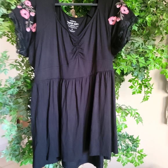 Top - Picture 2 of 5